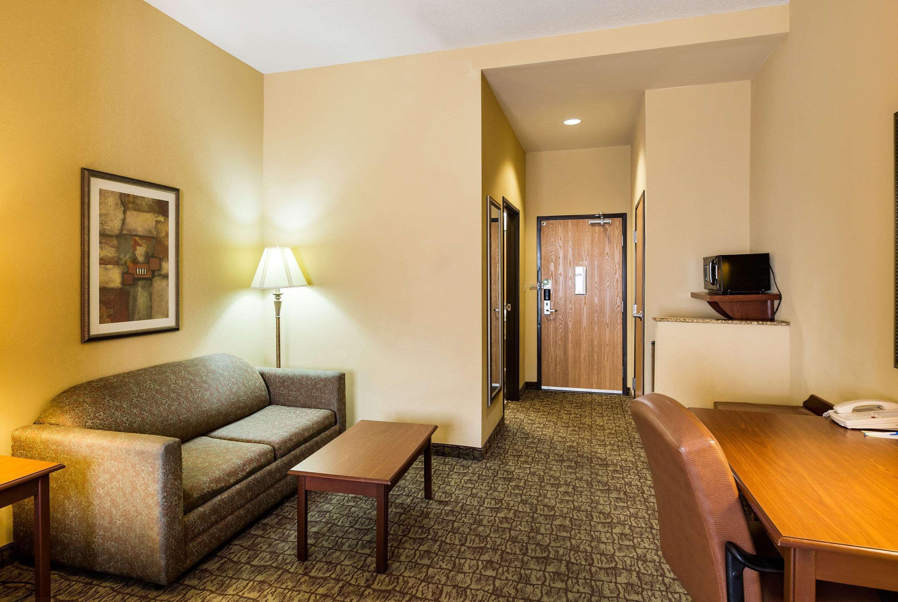 Comfort Inn & Suites Blytheville Exterior photo