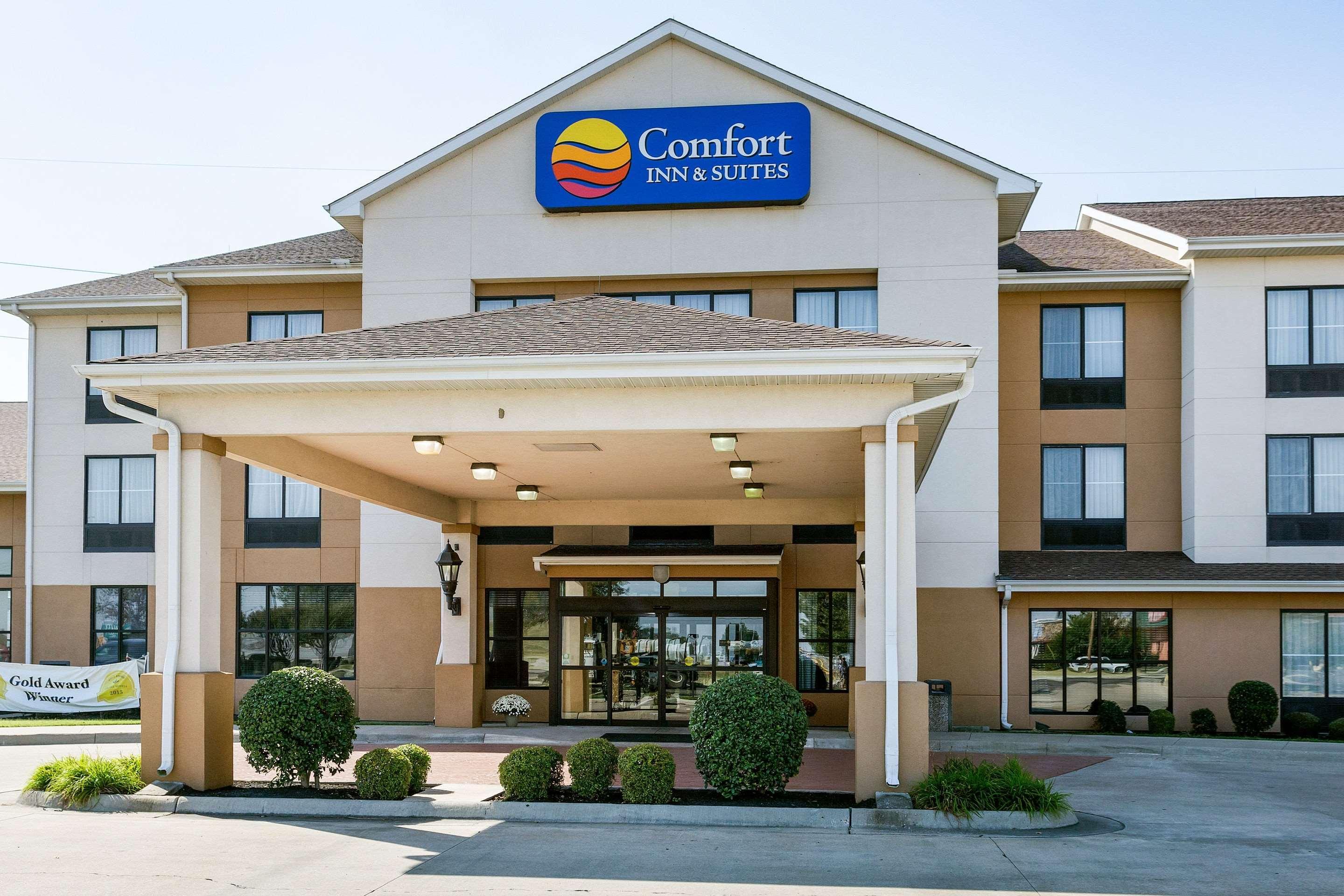 Comfort Inn & Suites Blytheville Exterior photo